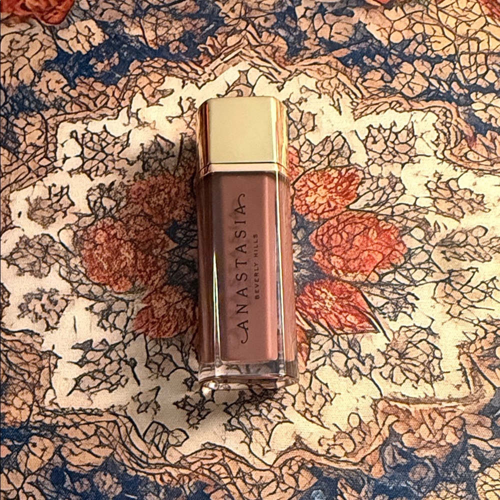 Anastasia Beverly Hills Lip Velvet Liquid Lipstick in Blackberry
